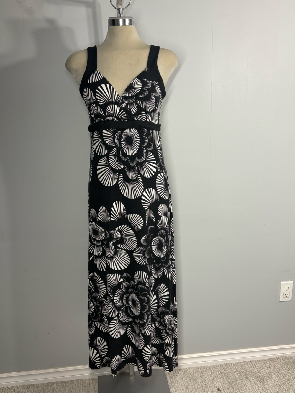 Essentials Black & White Floral Maxi Dress - V-Neck Sleeveless